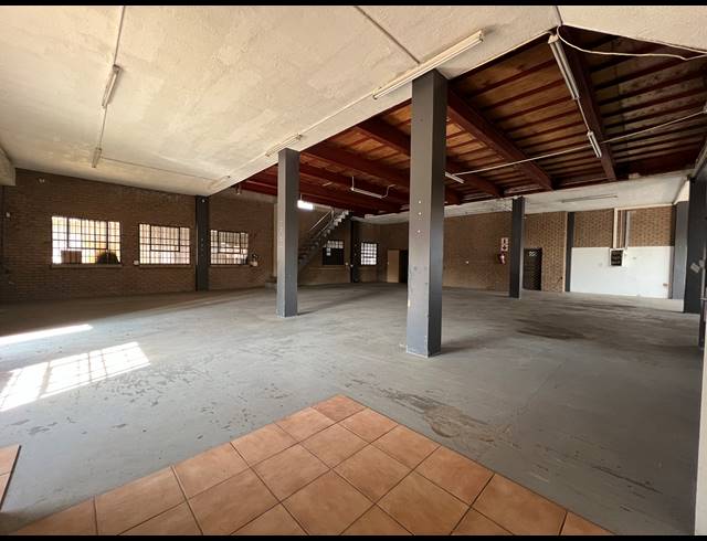 673M² WAREHOUSE FOR SALE IN HENNOPSPARK